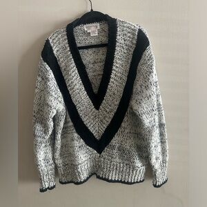 Courtney Rhodes Women’s Black & White V-Neck Knit Sweater Size XL